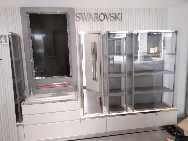 Elegantan i Profinjen Dizajn za Swarovski Dućan