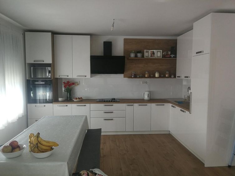 Elegantna Kuhinja i Blagovaonica po Mjeri u Zagrebu
